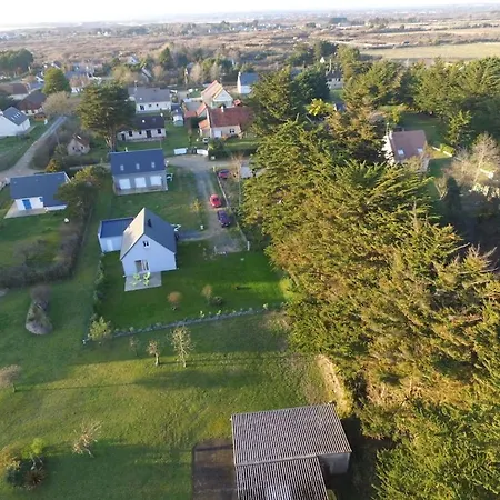 Holiday Cottage With 2 Bedrooms *